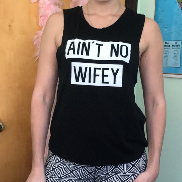 Ain’t no wifey 💍 Tank Top